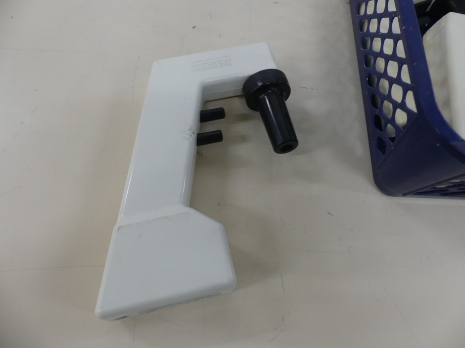 Pipette Filler/Aid with Charger Suitable for Use with 1ml - 50ml Pipette