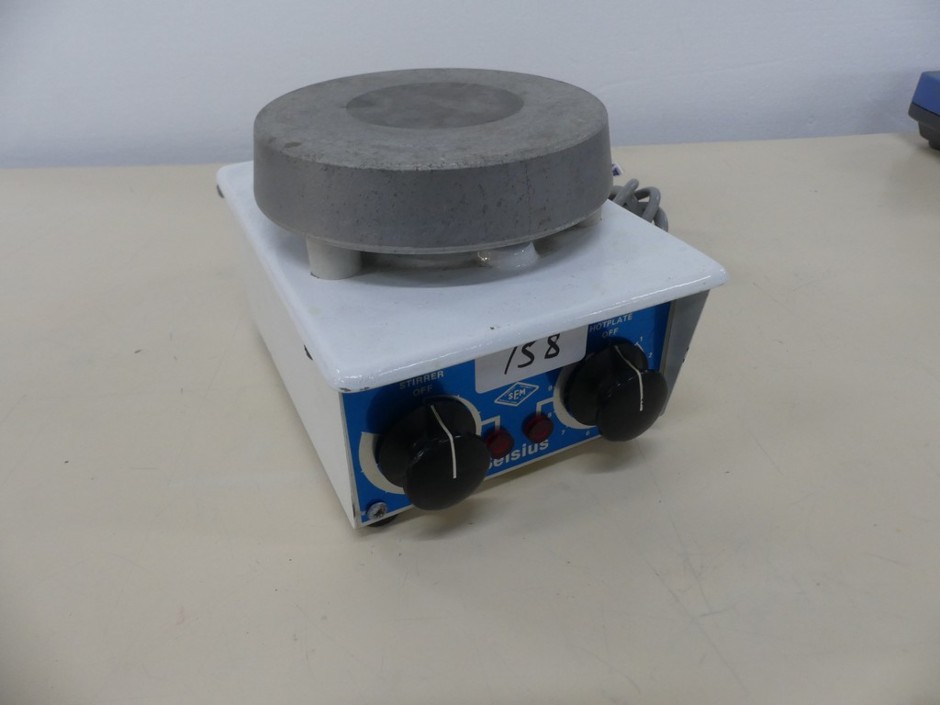 <p>Hotplate Magnetic Stirrer Variable Speed & Temperature Control 135mm Pla
