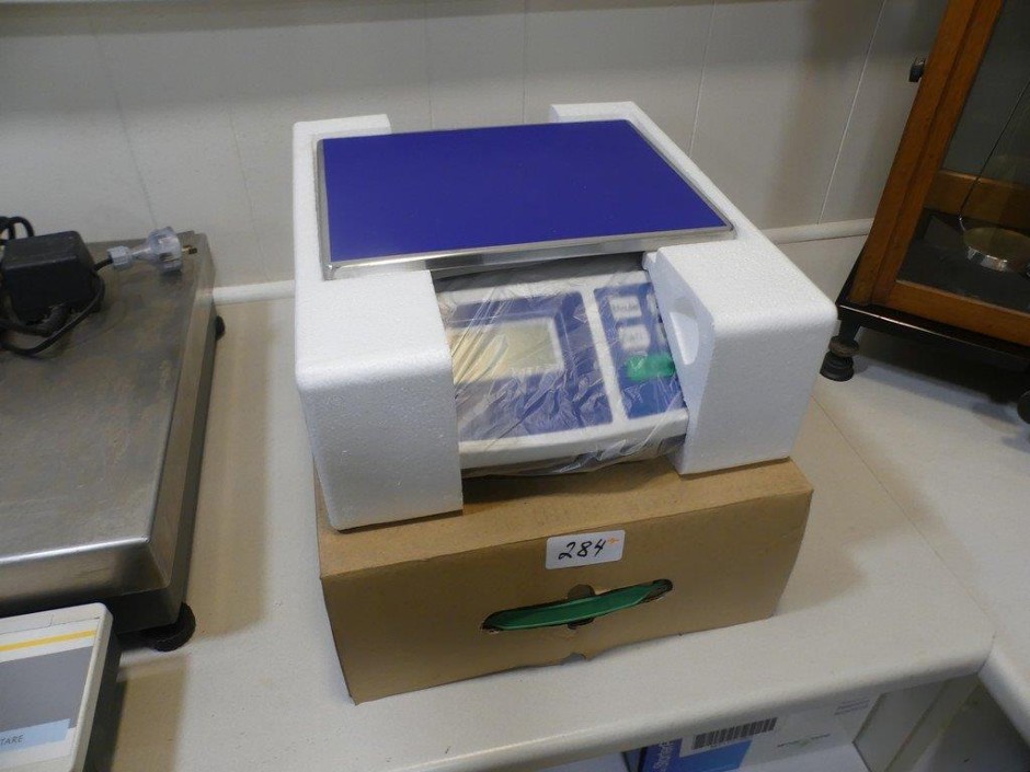 Counting/Weighing Scale 30kg x 1g AC/Battery