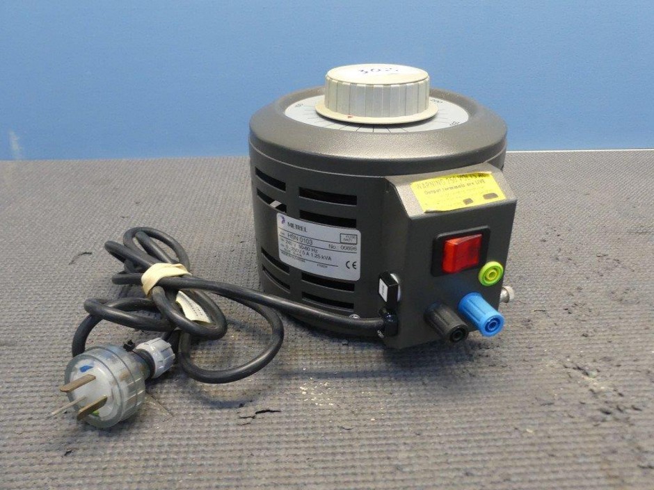 <p>Auto Transformer Variable 0-250V 5A</p>
