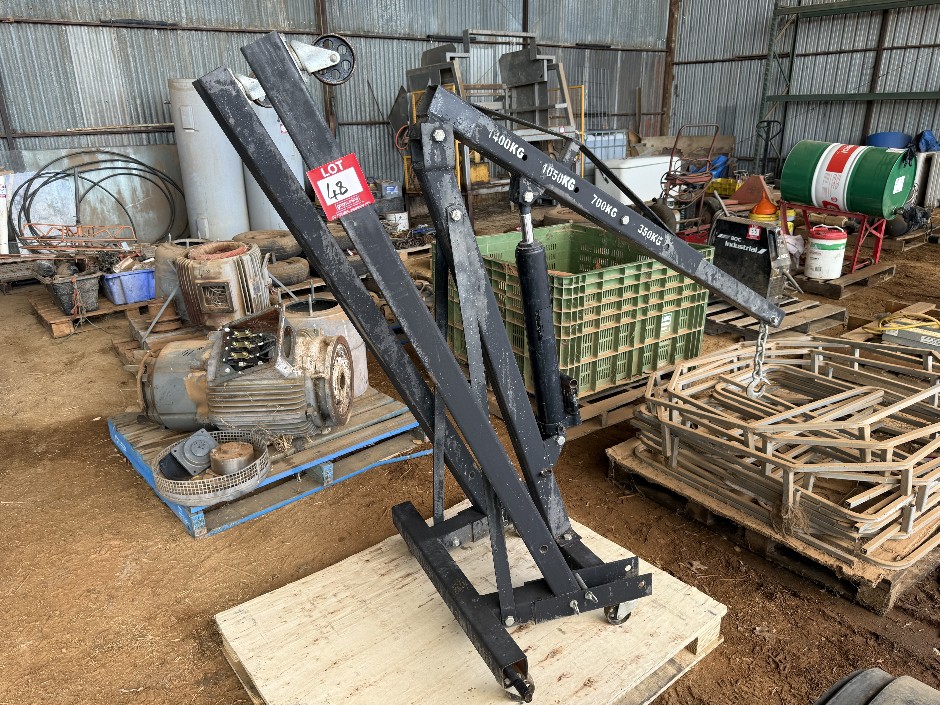 <p>Engine Hoist</p>
