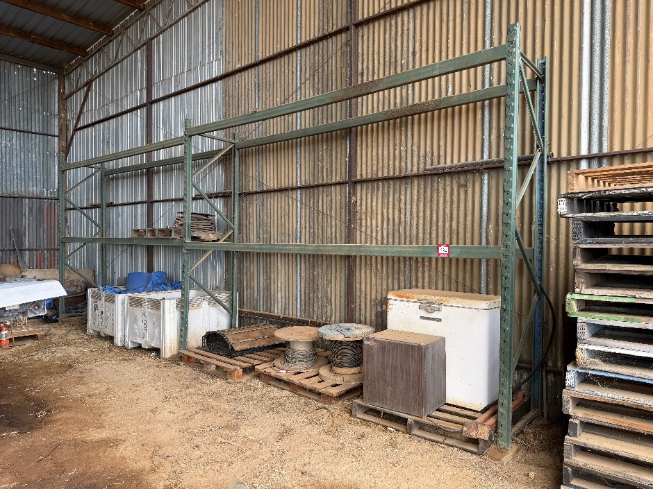 <p>Pallet Racking (2 X Bays)</p>