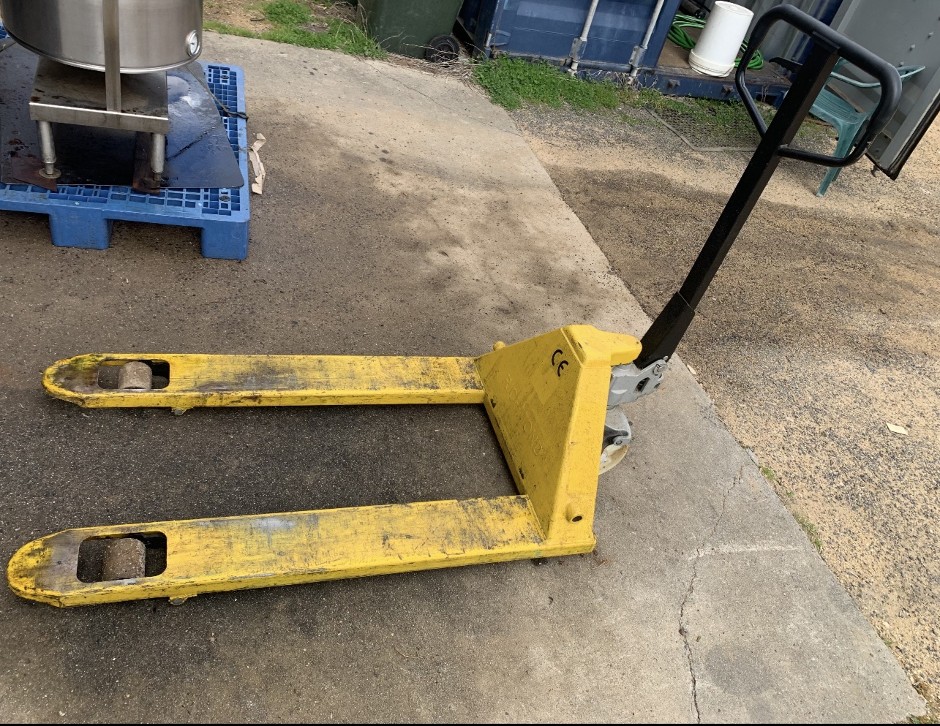 <p>Hydraulic Pallet Truck</p>