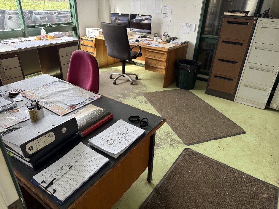 <p>Contents Of Office</p>
