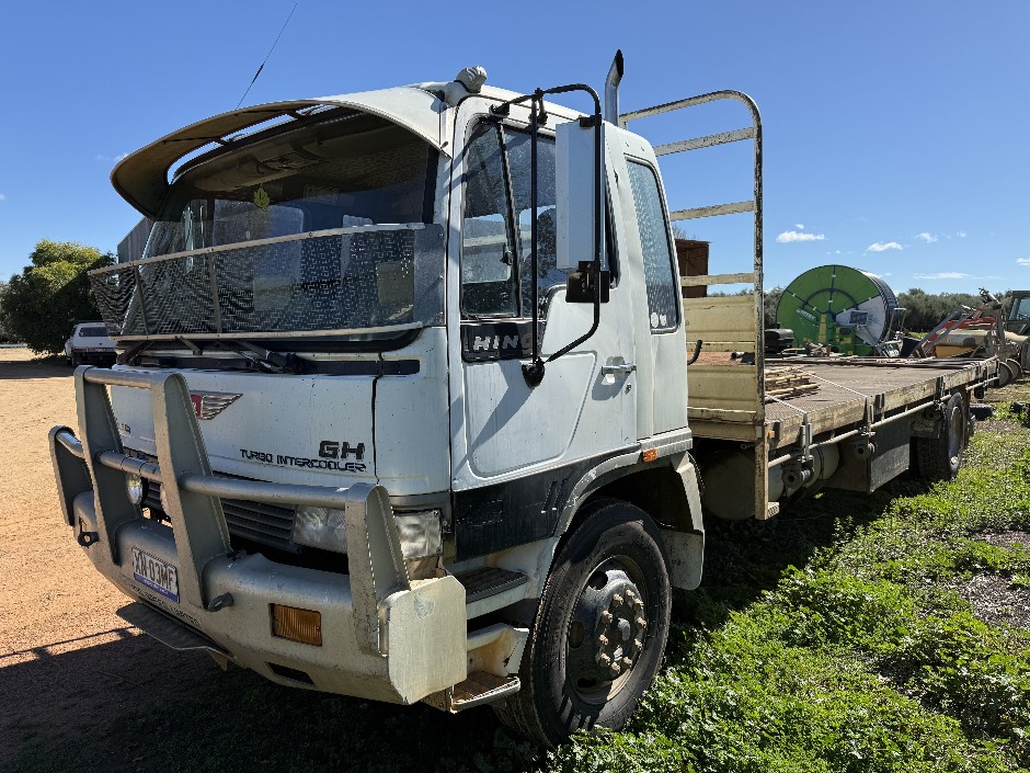 1993 Hino GH Series T 4x2 Tray Truck