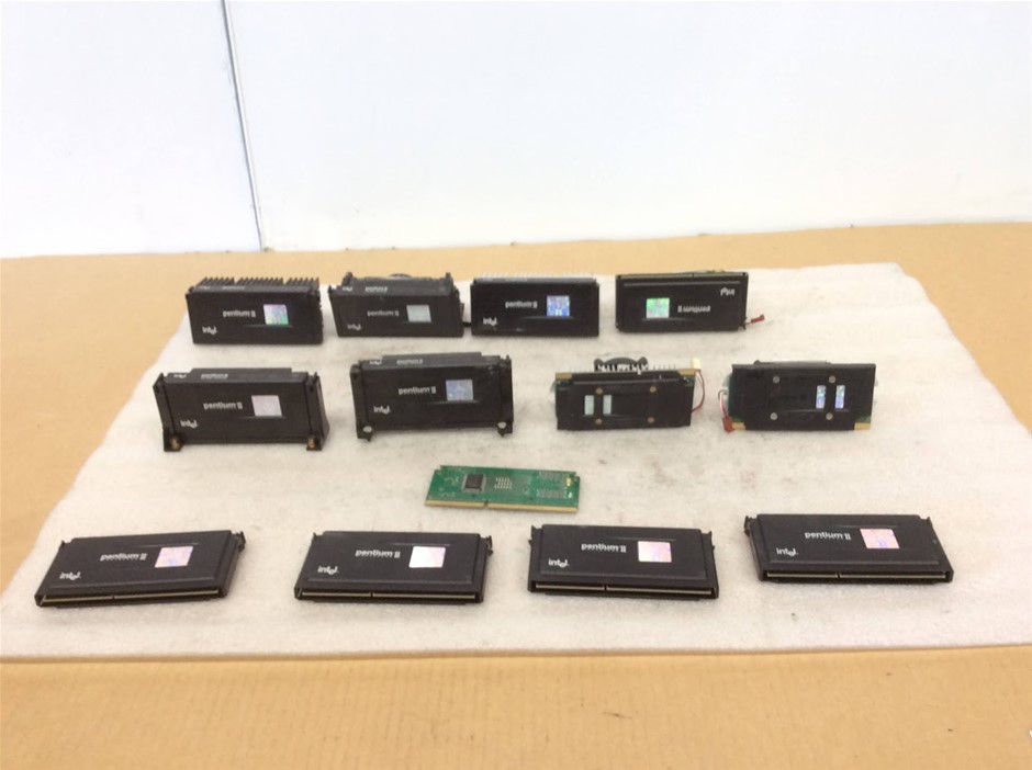 Intel Pentium II Processor Modules (Lot of 13)