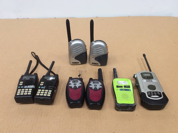 Steelcraf/NEE NE-768 Mixed Brand and Model Walkie Talkie (Lot of 8)