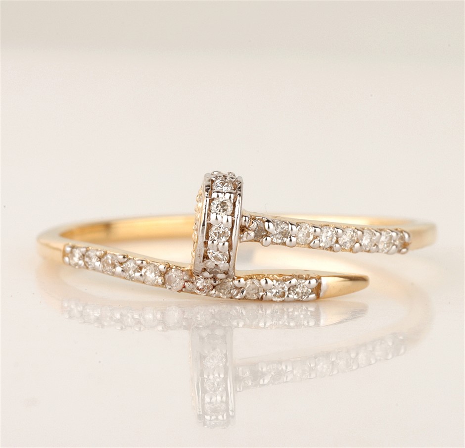 Yellow Gold Natural Diamond Ring with IGI valuation