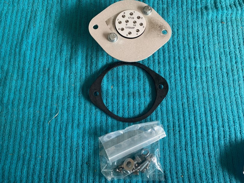 5 x Truck Plugs (Unused)