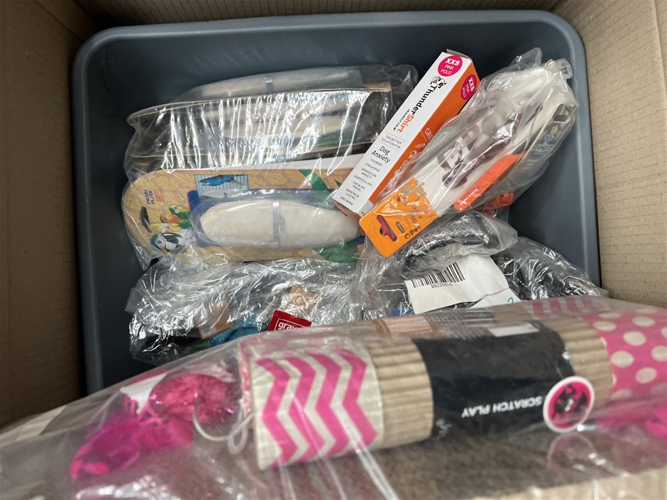 10 x Assorted Pet products. NB: Photo as is. Some Not in Original Packaging