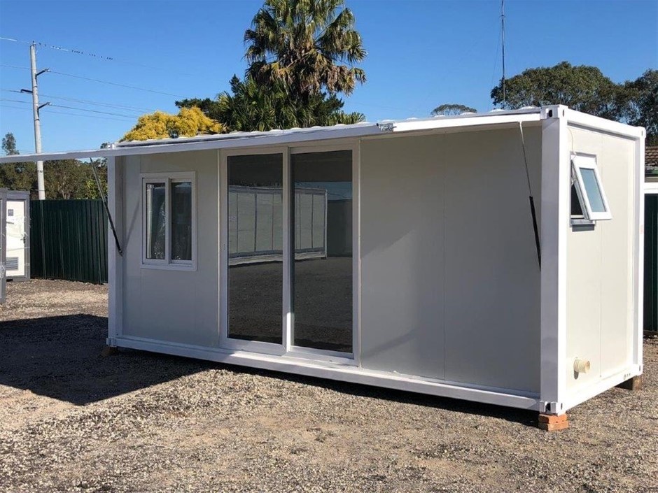 20' Studio Container Home with Ensuite, Portable Building (Unused)