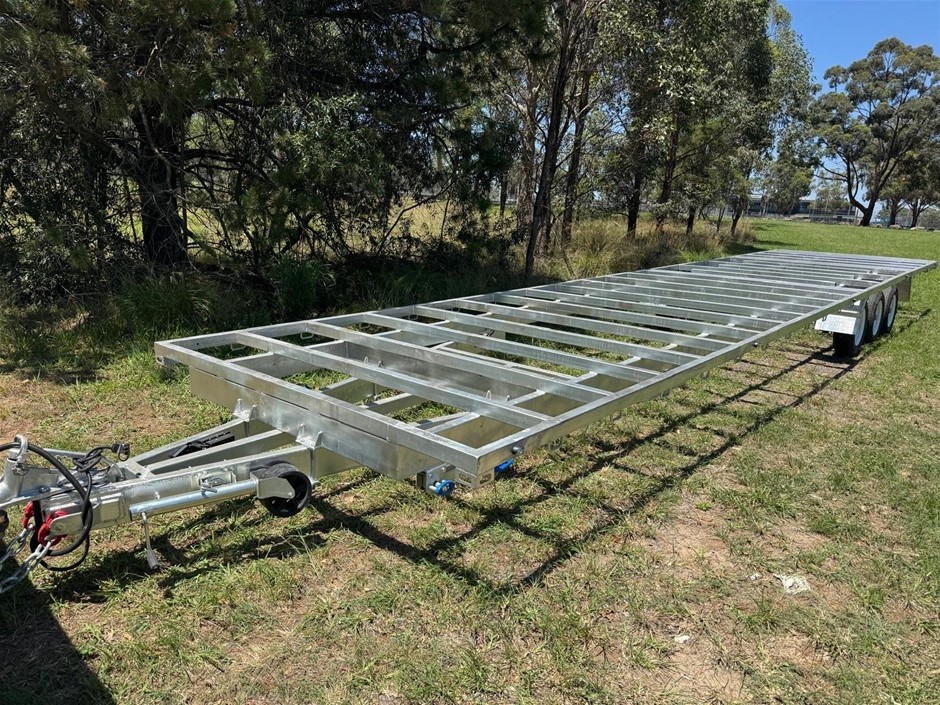 <p>Flat Trailer Tri-Axle 12m - 2026 Unused</p>
