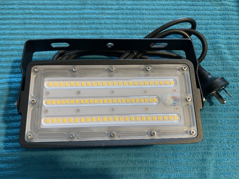 1 x Eco Light Up LED Power Supplies (Unused)