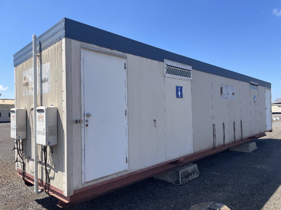 <p>12 Person Shower Block</p>