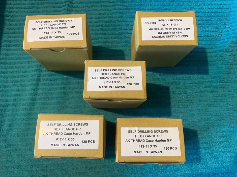 5 x Boxes of Self Drilling Screws, 130 Pieces per Box (Unused)