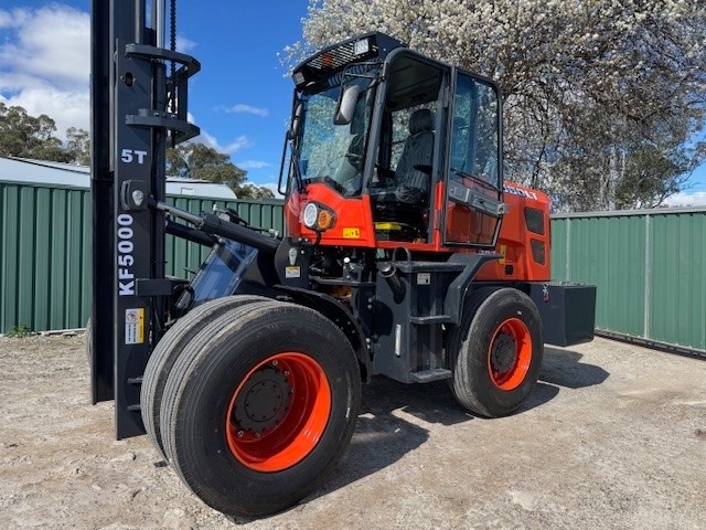 <p>KOBOLT 5T Forklift 4X4 Diesel 4.5m Lift Model: KF5000 (2025 - Unused)</p