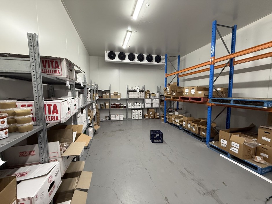 <p>Pallet Racking Uprights (Blue) 3.5m, Qty x7</p>