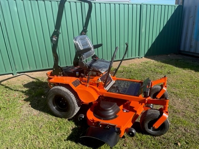 <p>2025 Kobolt Zero Turn Mower - 62 Inch (Unused)</p>