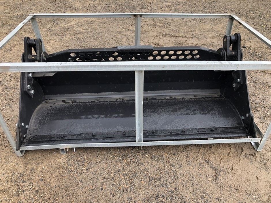 <p>2024 4 in 1 Skid Steer Loader Bucket (Unused)</p>