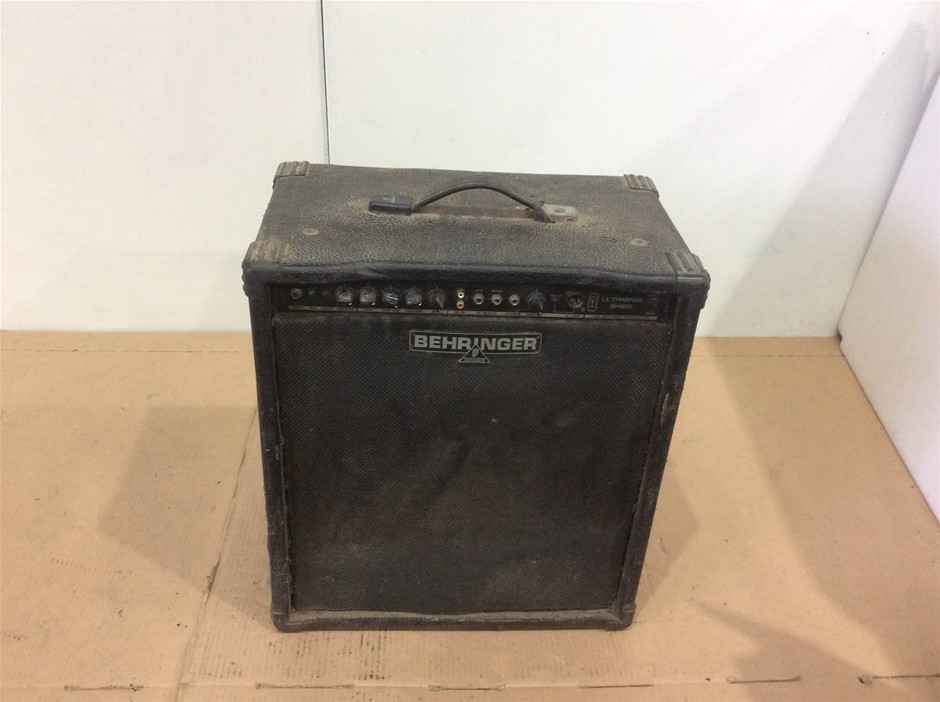 Behringer Ultrabass BX1800 Bass Amplifier