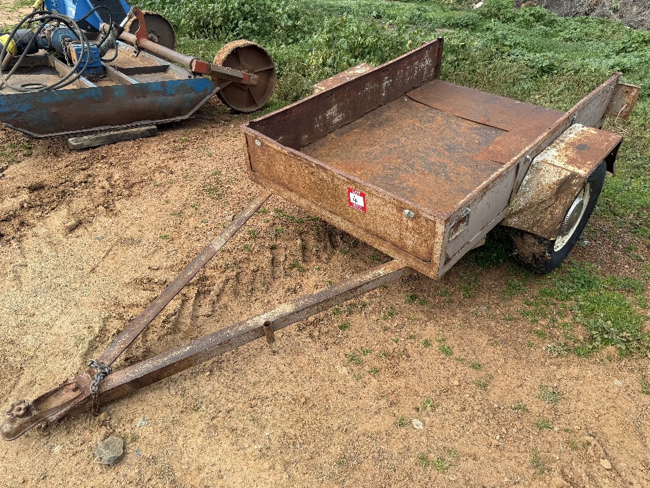 <p>Box Trailer (Farm Use)</p>