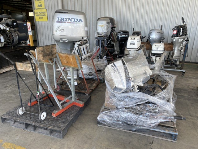 <p>15 x Marine Outboard Engines</p>
