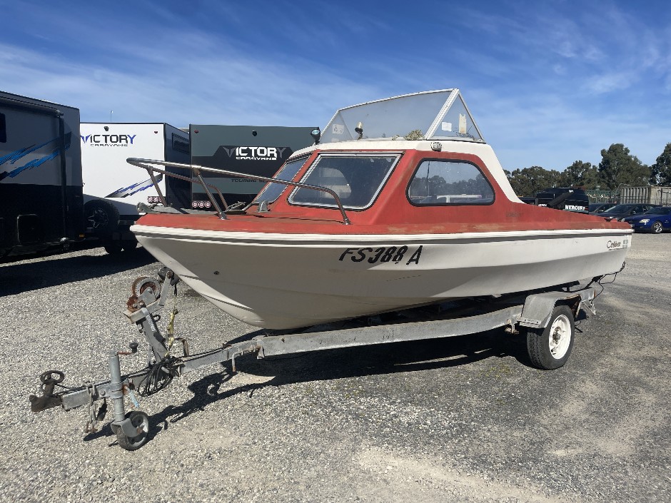 <p>Caribbean Sandpiper Boat</p>