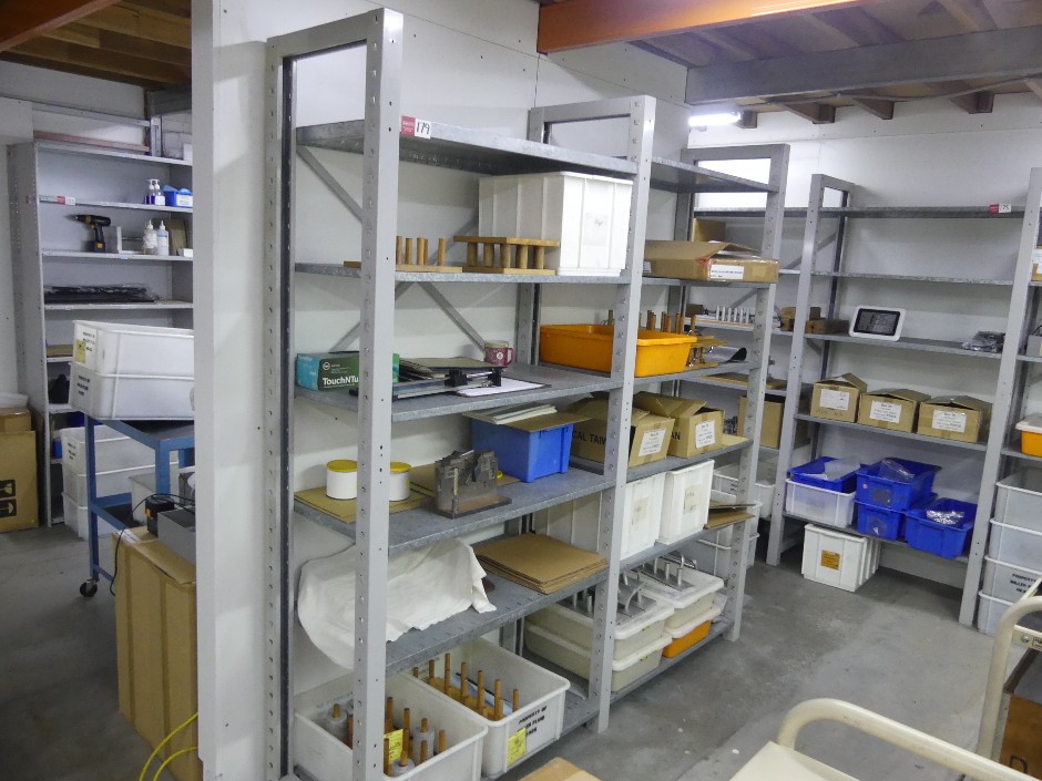Shelving Unit (2 x Bays)