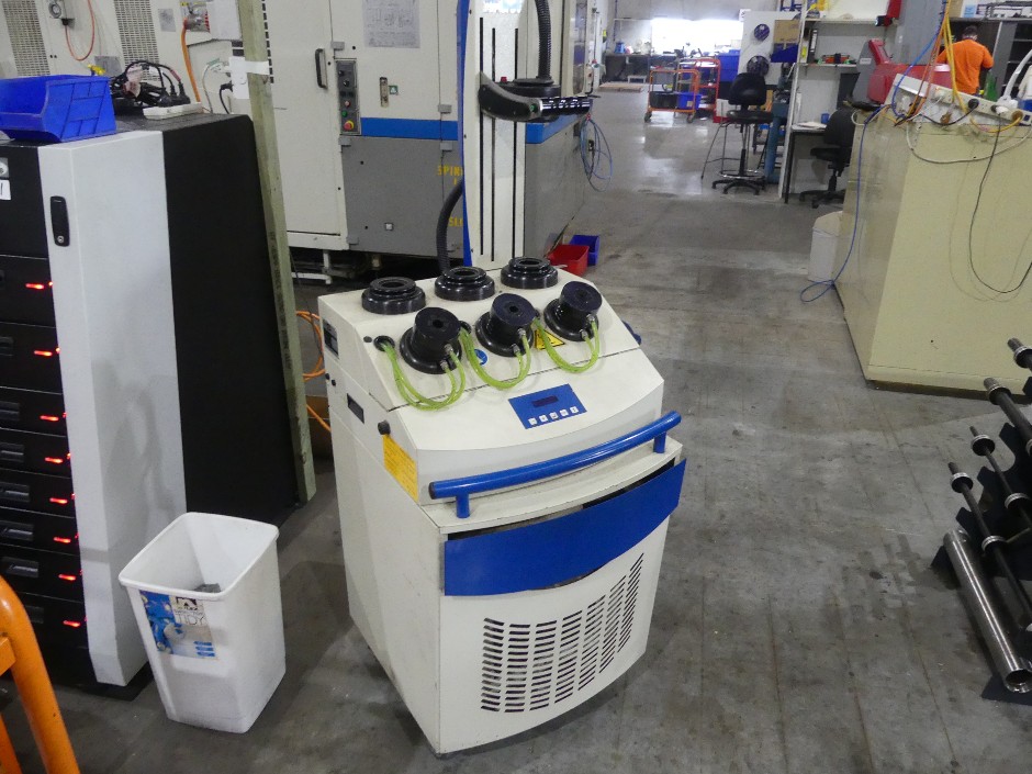 <p>2006 ISCAR ETM IMB 2006 Mobile Heat & Shrinking Tooling Setter</p>