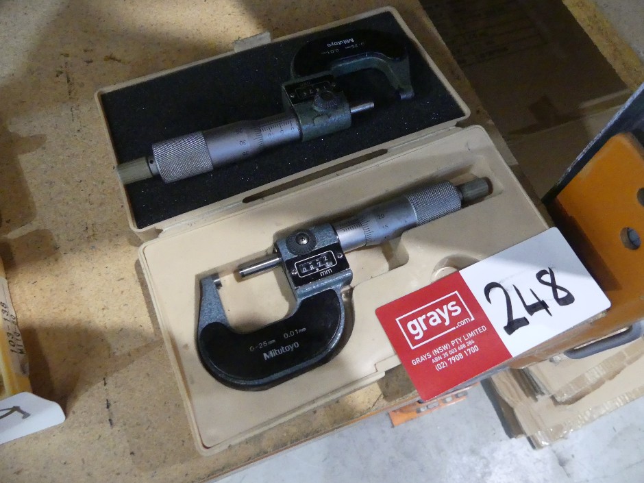 <p>Mitutoyo Outside Micrometers (Qty 2)</p>