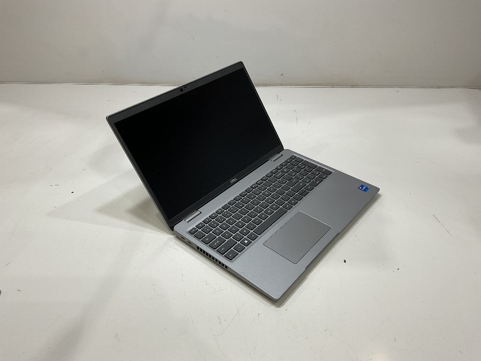 <p>DELL LATITUDE 5530</p>