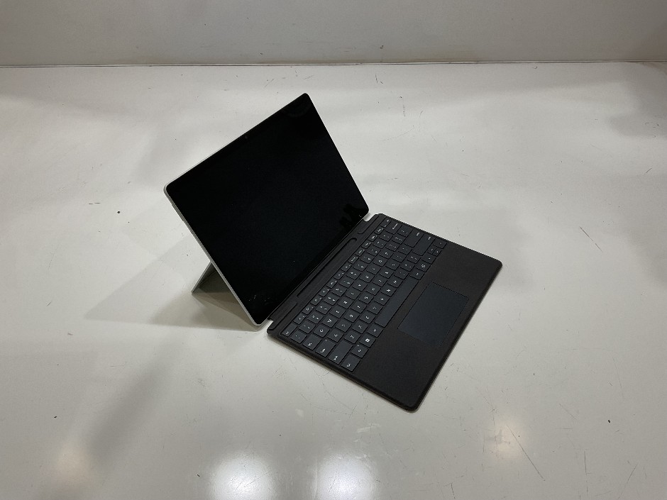 MICROSOFT SURFACE PRO 8