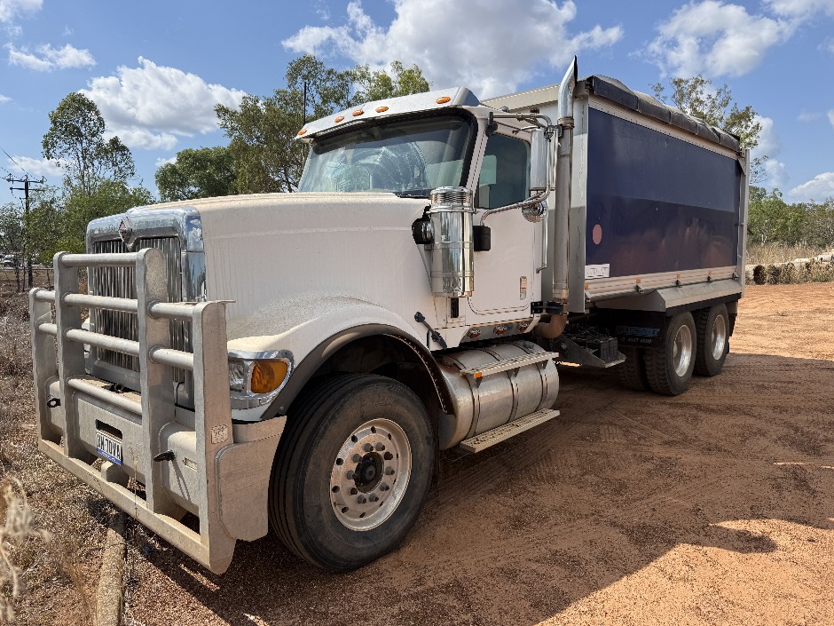 <p>2010 Iveco International Eagle 9900 C Series 6x4 Tipper Truck</p>