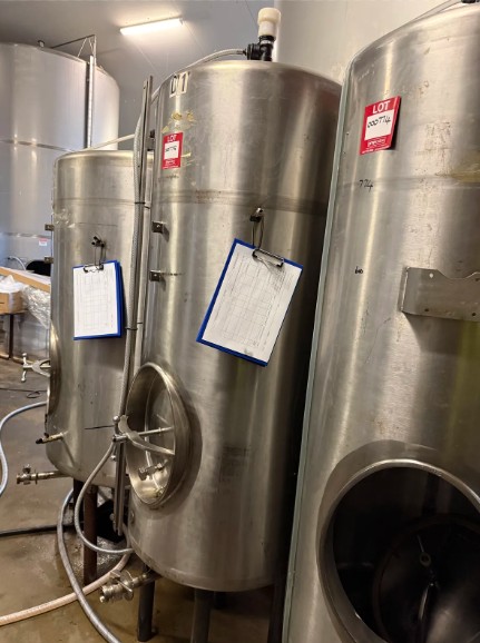 <p>2850 Litre Stainless Steel Storage Tank</p>