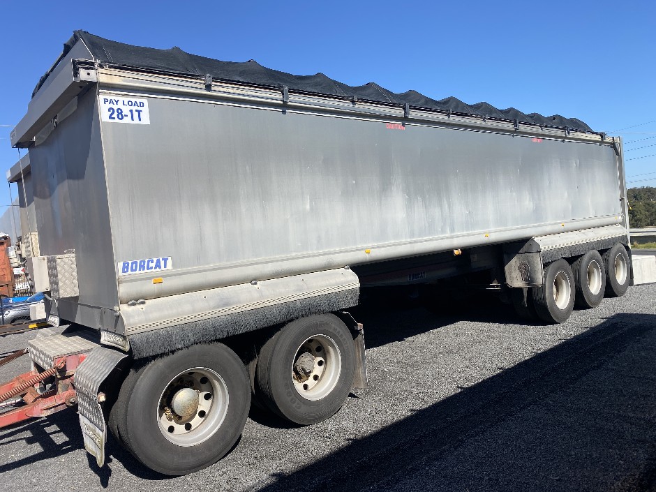<p>2012 Borcat 5-Axle Tipping Trailer</p>
