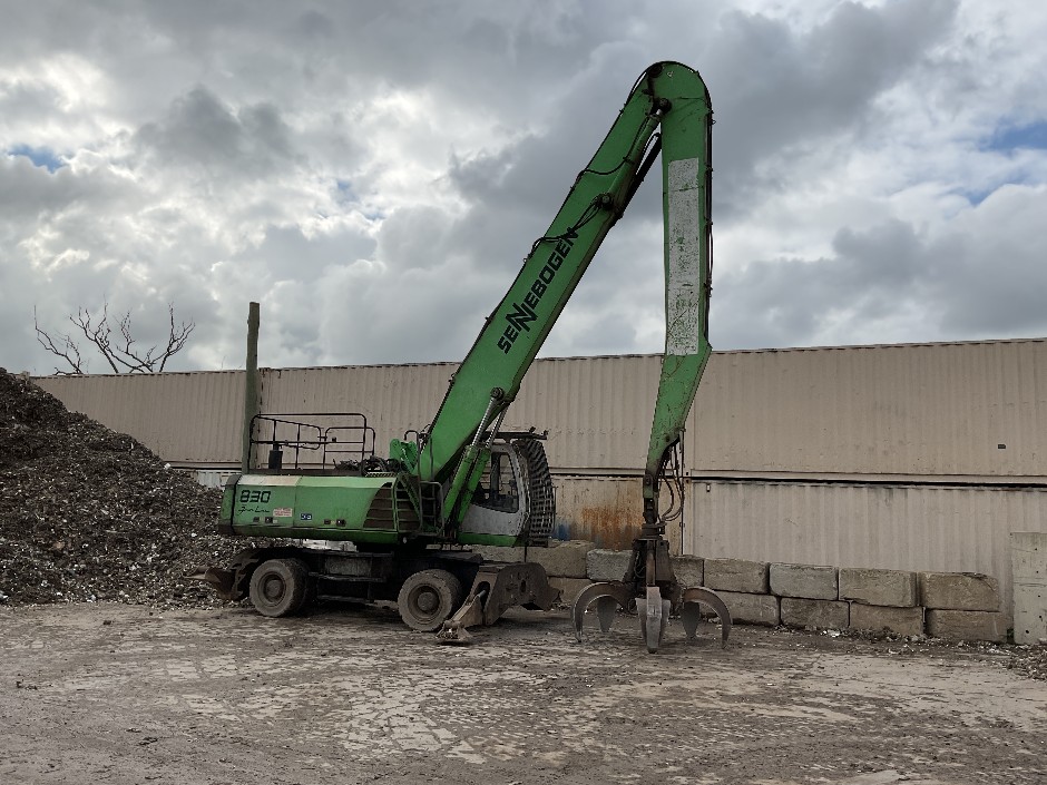 2010 SENNEBOGEN 830 Materials Handler