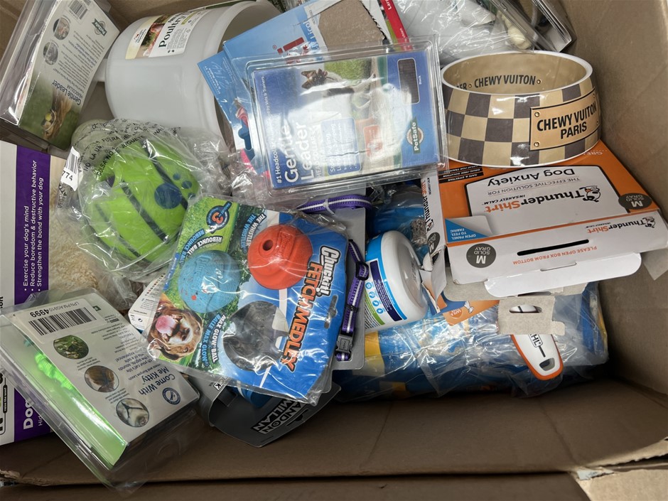 17 x Assorted Pet Products. NB: Photo as is. Some Not in Original Packaging