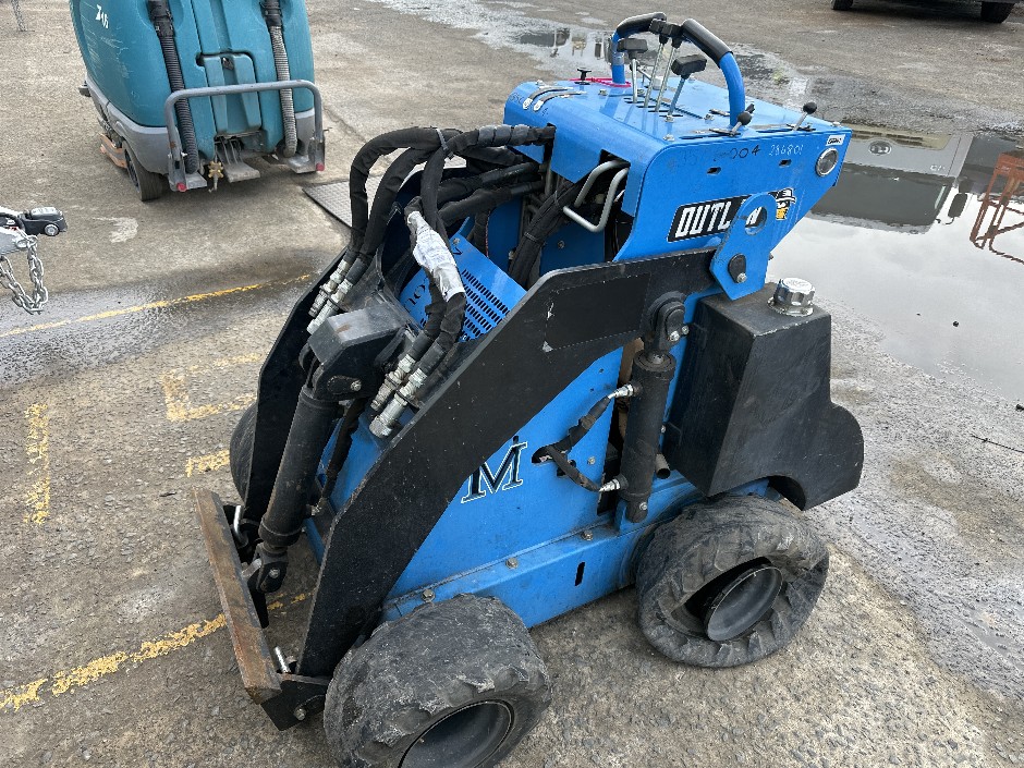 2020 Outlaw Mini Loader