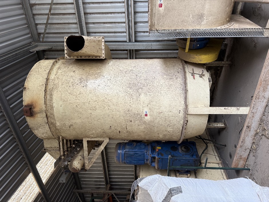 <p>Dust Extraction Unit (Air Actuated)</p>