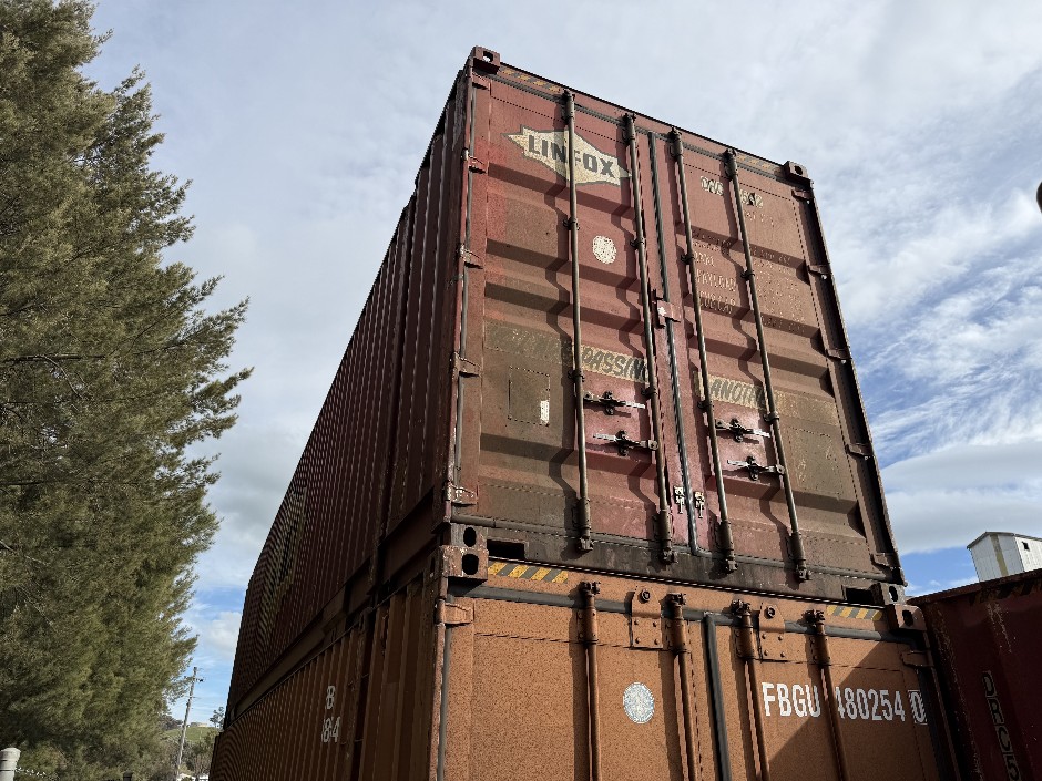 <p>48 Ft Shipping Container</p>