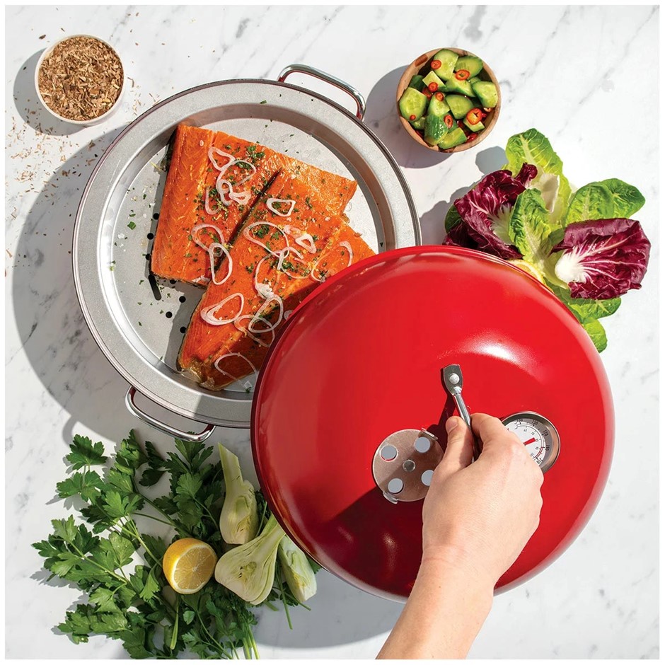 NORDIC WARE Deluxe Kettle Smoker w/ 5 Woodchip Flavours. NB: Minor use.  Bu