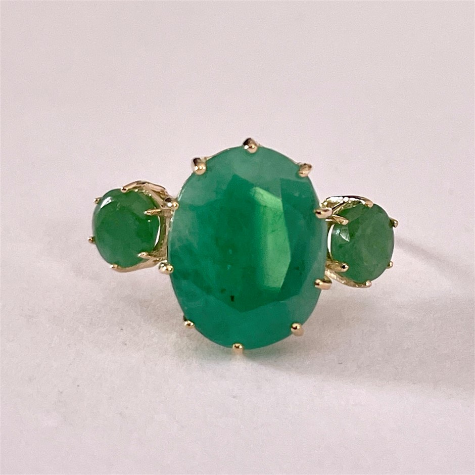 Yellow Gold Natural Emerald Ring with IGI valuation