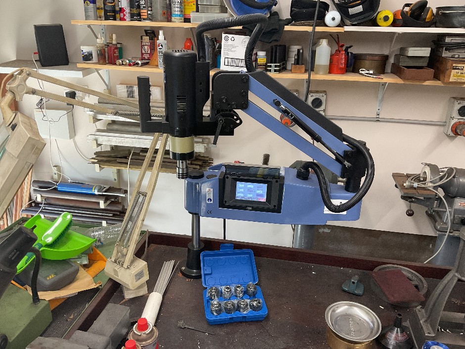 <p>TAPPING MACHINE with Collets</p>