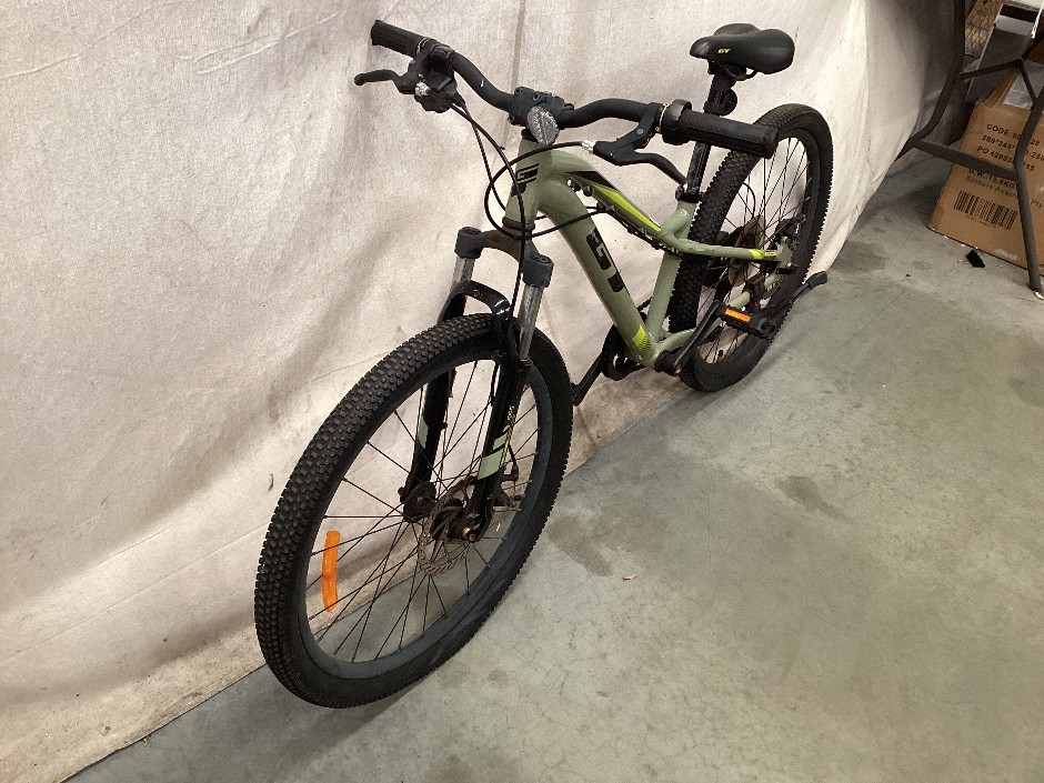 Green GT Stomper Ace Kids Mountain Bike
