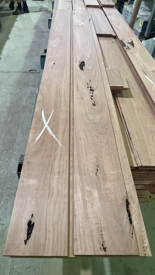 328 lm Lineal Meters Mixed Reds Shiplap #171274