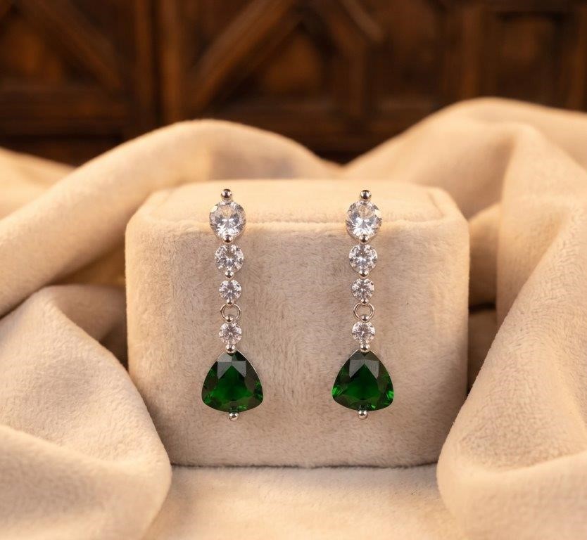 925 Sterling Silver Green Simulated Diamonds Earrings