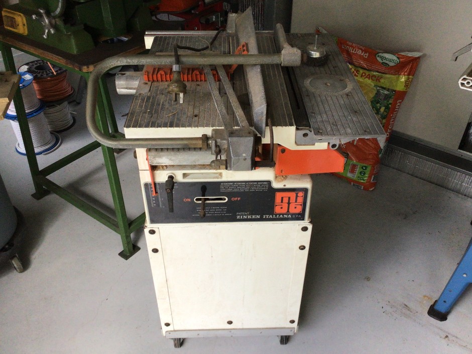 <p>Zinken Table Saw With Accessories</p>