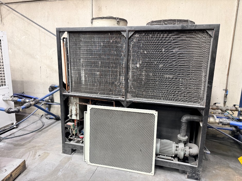 <p>Castin CC-375A Water Chiller Unit</p>