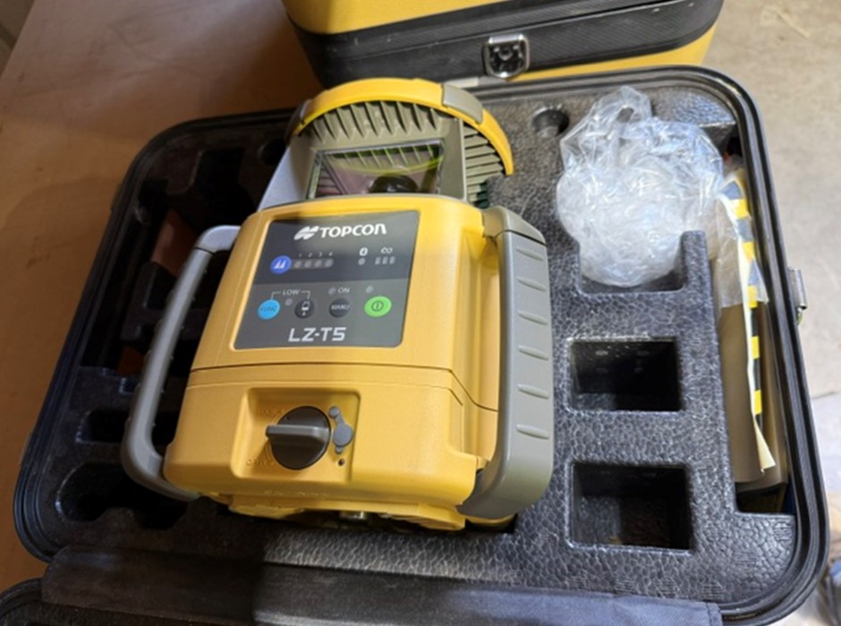 <p>Topcon LZ-T5 Laser Transmitter</p>