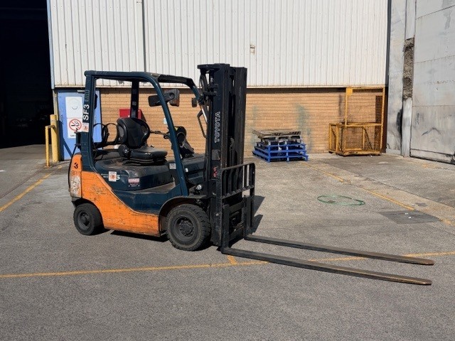 <p>2007 Toyota 328FG15 4 Wheel Counterbalance Forklift</p>